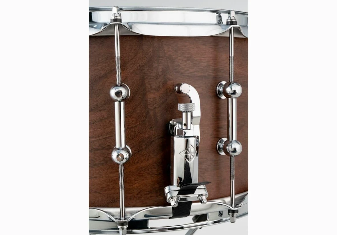 Dixon Artisan Signature Snare 14"x8" PDSAN814GBU - Bissonette Gregg "Big Bud" - Caldaia a 6 strati in noce/acero, tappeto a 42 spirali, Remo Felle, Deluxe Tube Lugs, Power Hoops