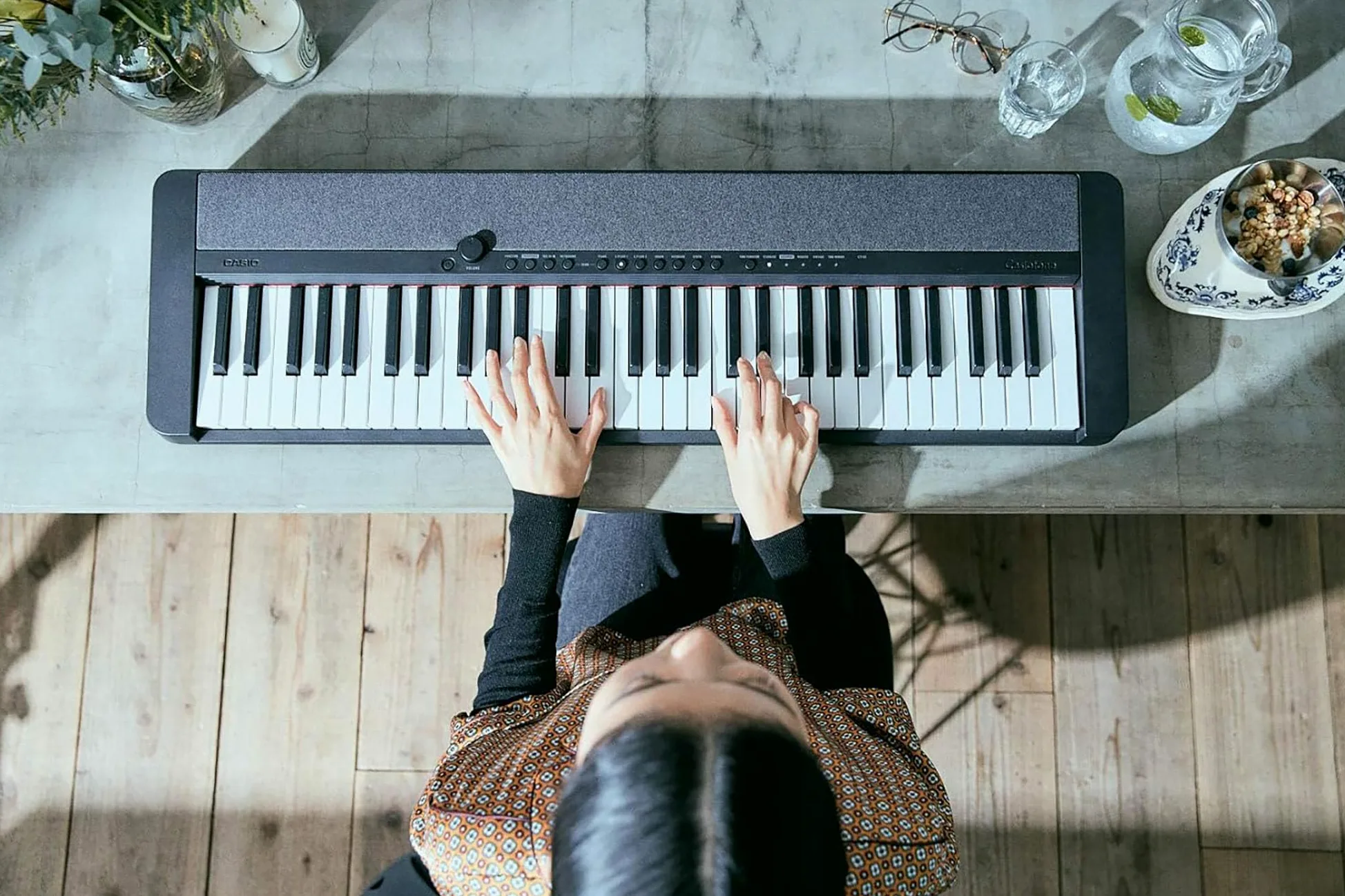 Casio CT-S1 Casiotone - Tastiera digitale portatile a 61 tasti, con cuffie, video di istruzioni e panno per la pulizia Austin Bazaar, colore: Nero