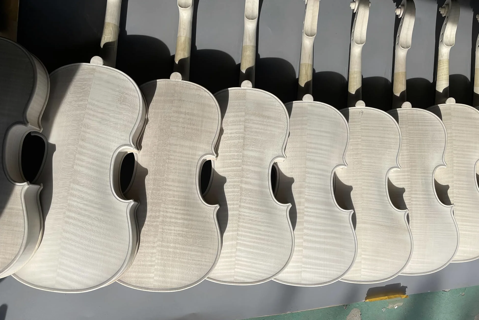 Yinfente Violino professionale 4/4 fiamma acero violino abete bianco fatto a mano violino Stradivarius modello 1716 anno (1pcs)