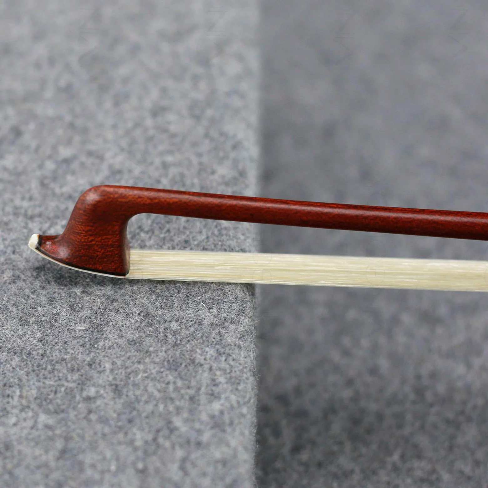 Carbon Fiber Core Hybrid pernambuco pelle viola Bow. Naturale crine di cavallo, caldo e Mellow Sound, tutti i pezzi professionale montato