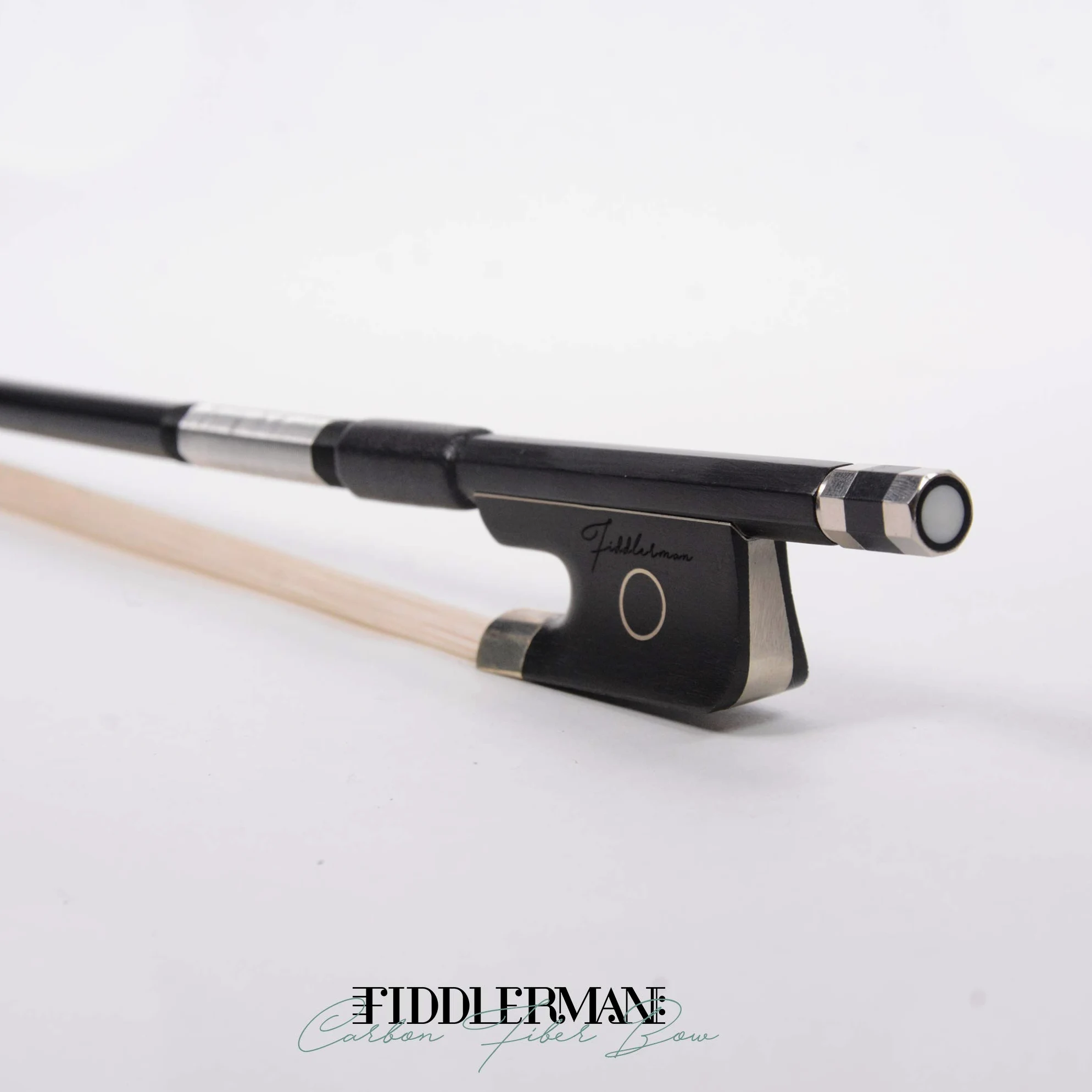 Fiddlerman Arco per violoncello in fibra di carbonio nero rivestito in rame verniciato a polvere, realizzato a mano con crine di cavallo siberiano non sbiancato 4/4