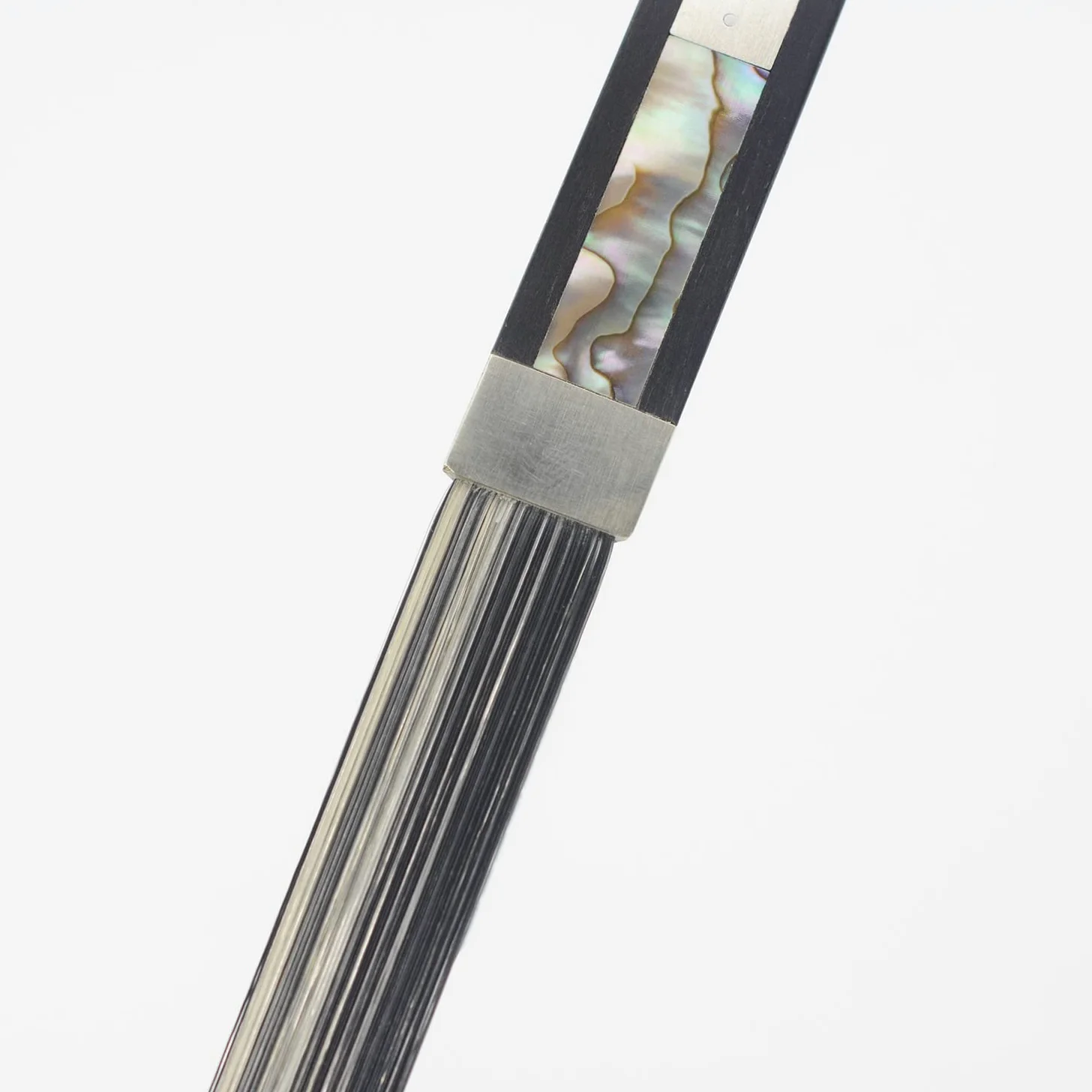Arco per violoncello 4/4 Full Size Capelli neri e capelli bianchi Design unico Avanzato in fibra di carbonio Arco perfetto suono e ben bilanciato (fiocco naturale per violoncello)